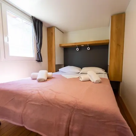 Mobilheim Adria Family Mit Pool By Interhome Apartmán *