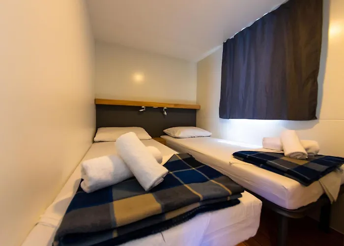 Mobilheim Adria Family Mit Pool By Interhome 클레노비차