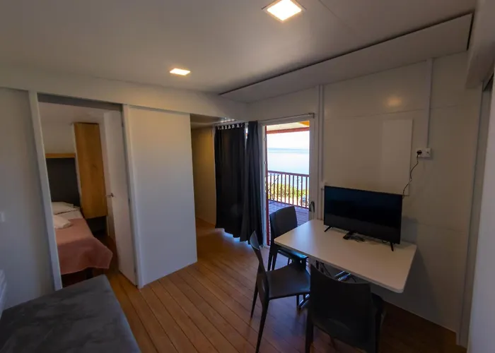 Mobilheim Adria Family Mit Pool By Interhome 클레노비차
